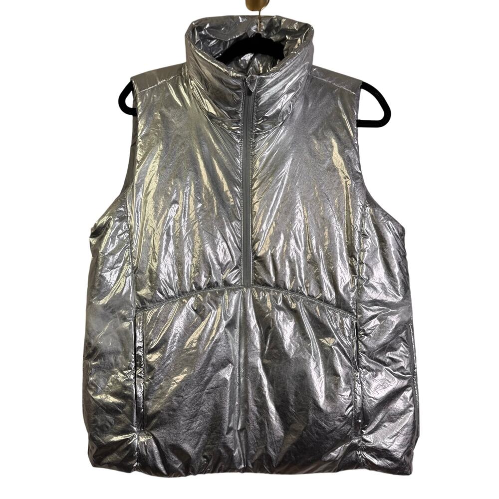 NEW BALANCE Vest Medium Shine Radiant Heat Metallic Silver Half Zip High Collar